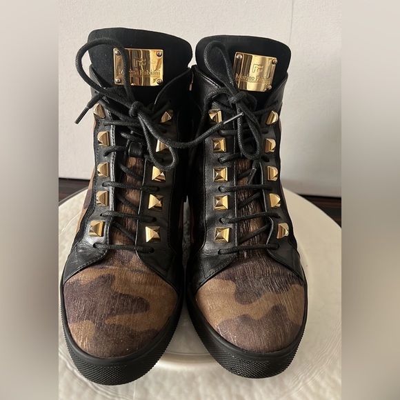 Marino Fabiano MADE IN ITAKY  Black and Gold Combat SNEAKERS Gold Accents - Picture 1 of 5